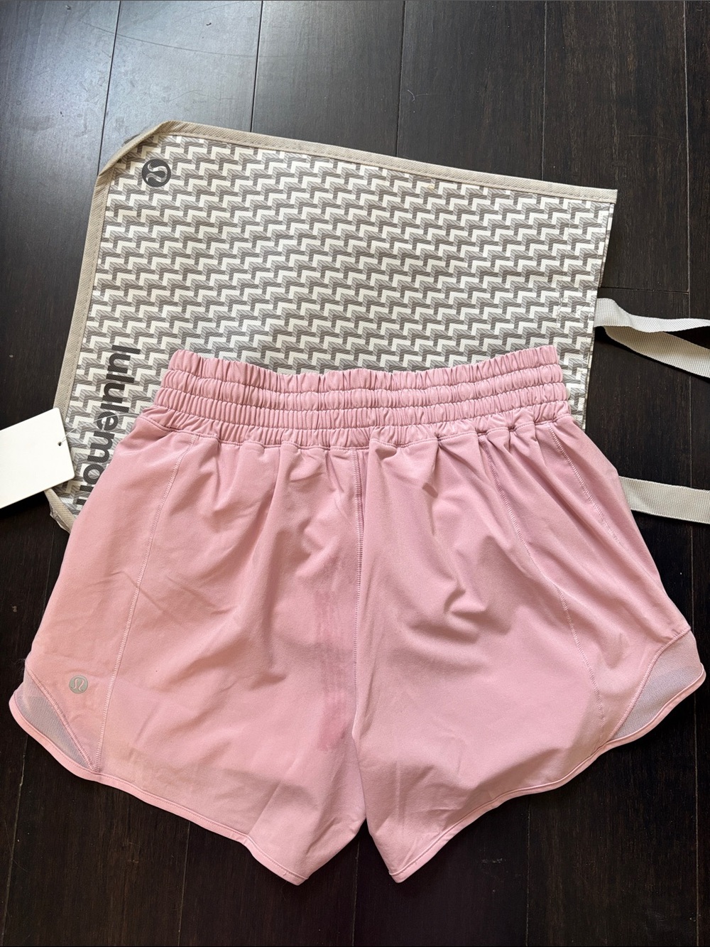 LULULEMON HOTTY HOT HR SHORTS 4” in PINK HAZE SZ 6,8,10 NWT - Picture 3 of 11